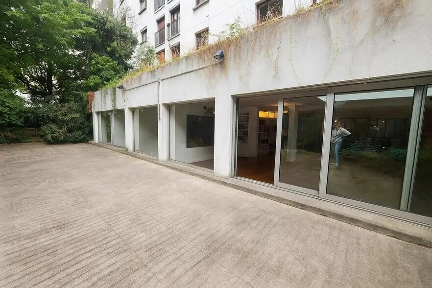 12 Avenue Jean Jaurès, Montrouge for sale - Building Photo - Image 2 of 7