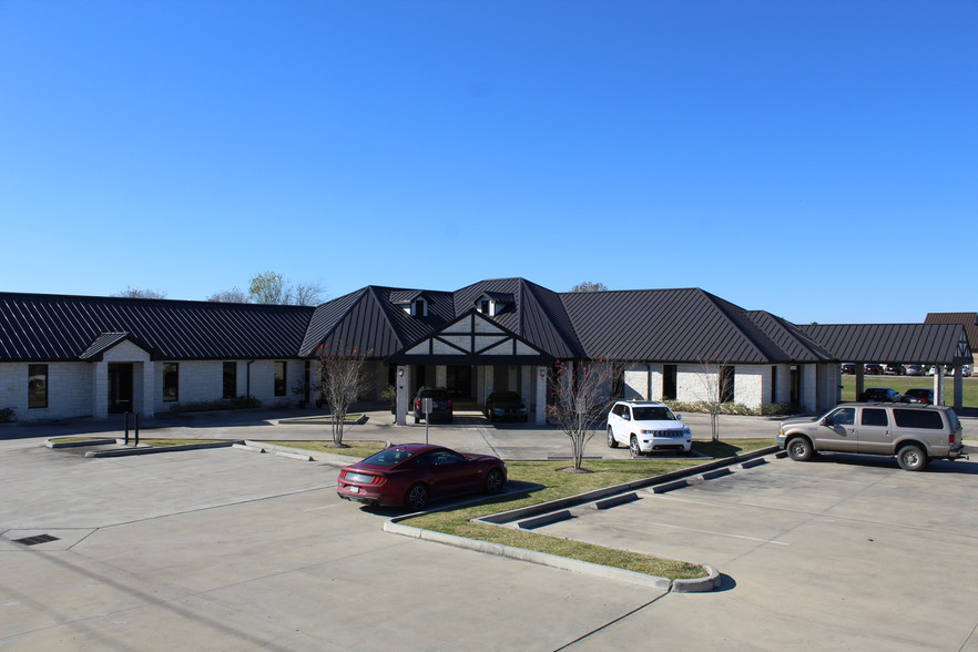 2307 W Baker Rd, Baytown, TX for rent - Building Photo - Image 2 of 7