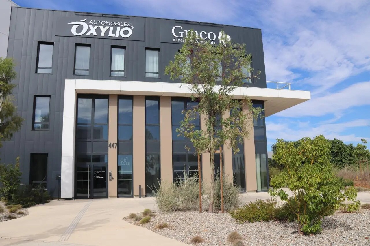 Office in Mauguio to rent Building Photo- Image 1 of 12