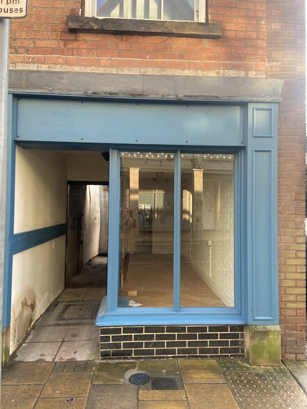 38-38A Knifesmithgate, Chesterfield for rent - Building Photo - Image 1 of 1