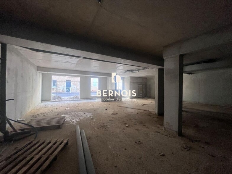 Retail in Toulon for sale - Construction Photo - Image 2 of 6
