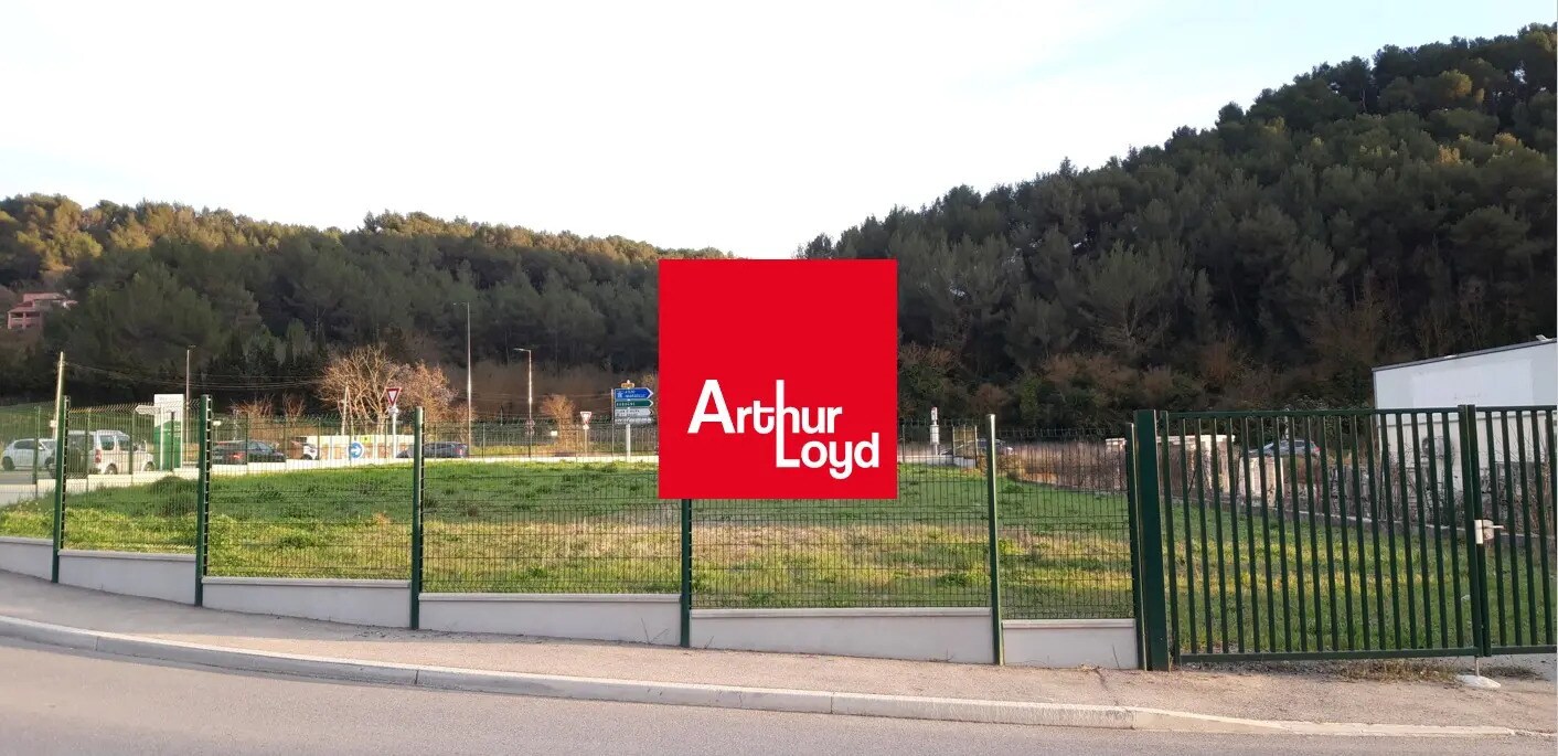 Land in Auriol to rent Building Photo- Image 1 of 9