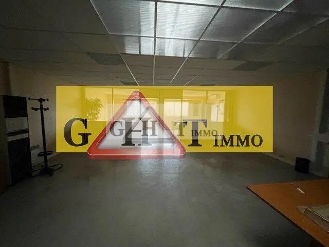 Industrial in Neuilly-sur-Marne to rent Building Photo- Image 1 of 2