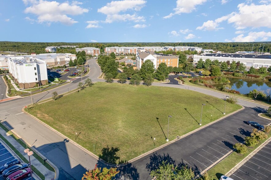 1068-1076 Hospitality Ln, Fredericksburg, VA for sale - Aerial - Image 2 of 10