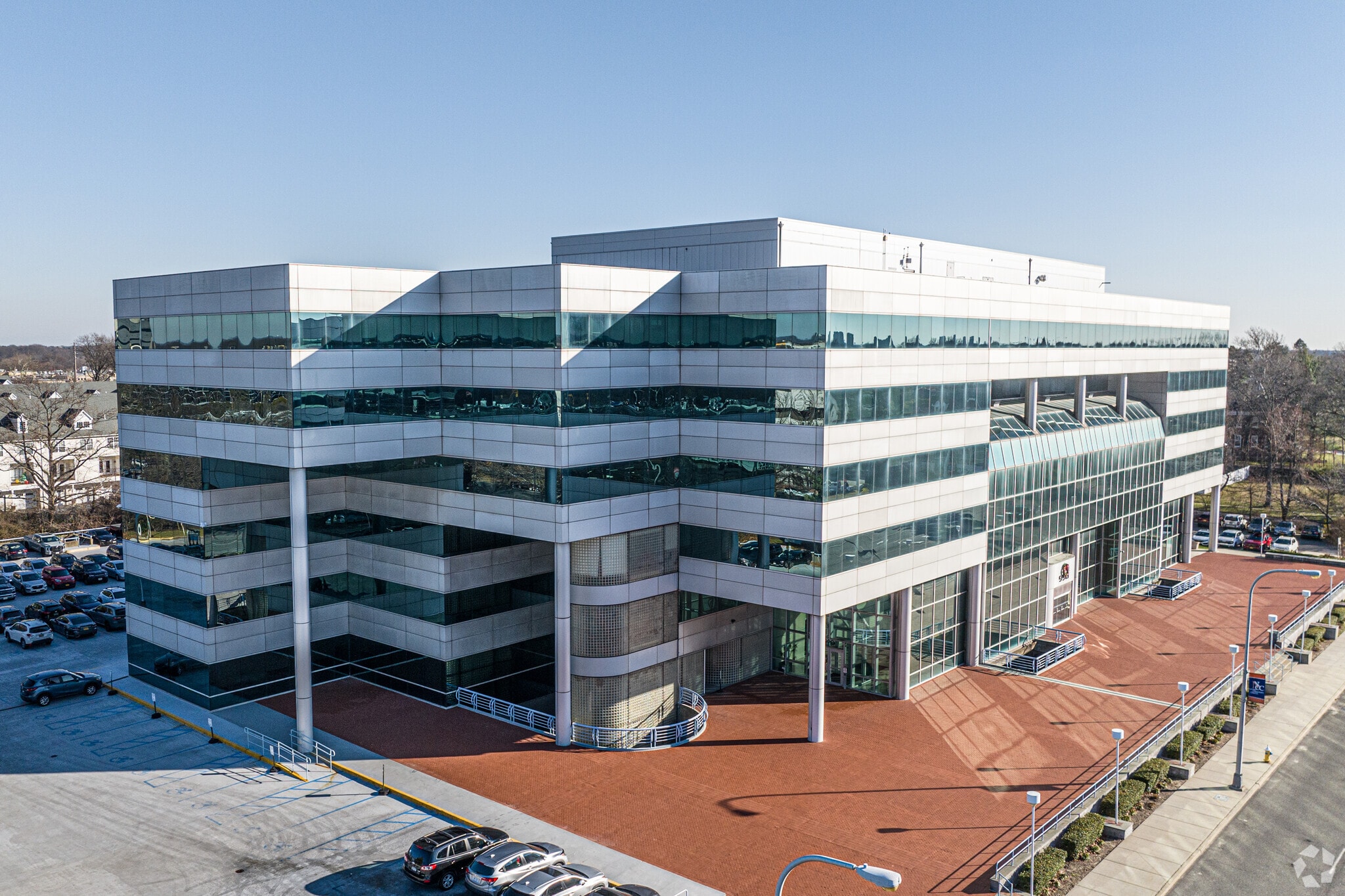 990 Stewart Ave, Garden City, NY to rent Primary Photo- Image 1 of 12