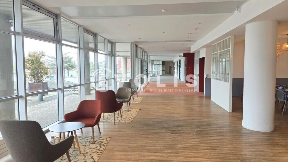Office in Ivry-sur-Seine to rent - Interior Photo - Image 3 of 4