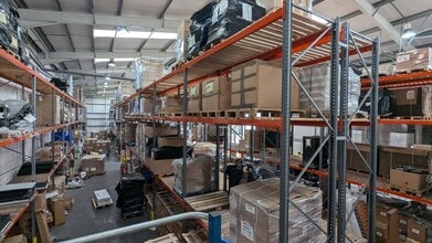 Century Park, Nuneaton to rent Interior Photo- Image 2 of 25