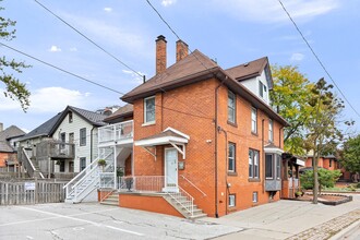 193-195 Janette Av, Windsor, ON for sale Primary Photo- Image 1 of 9