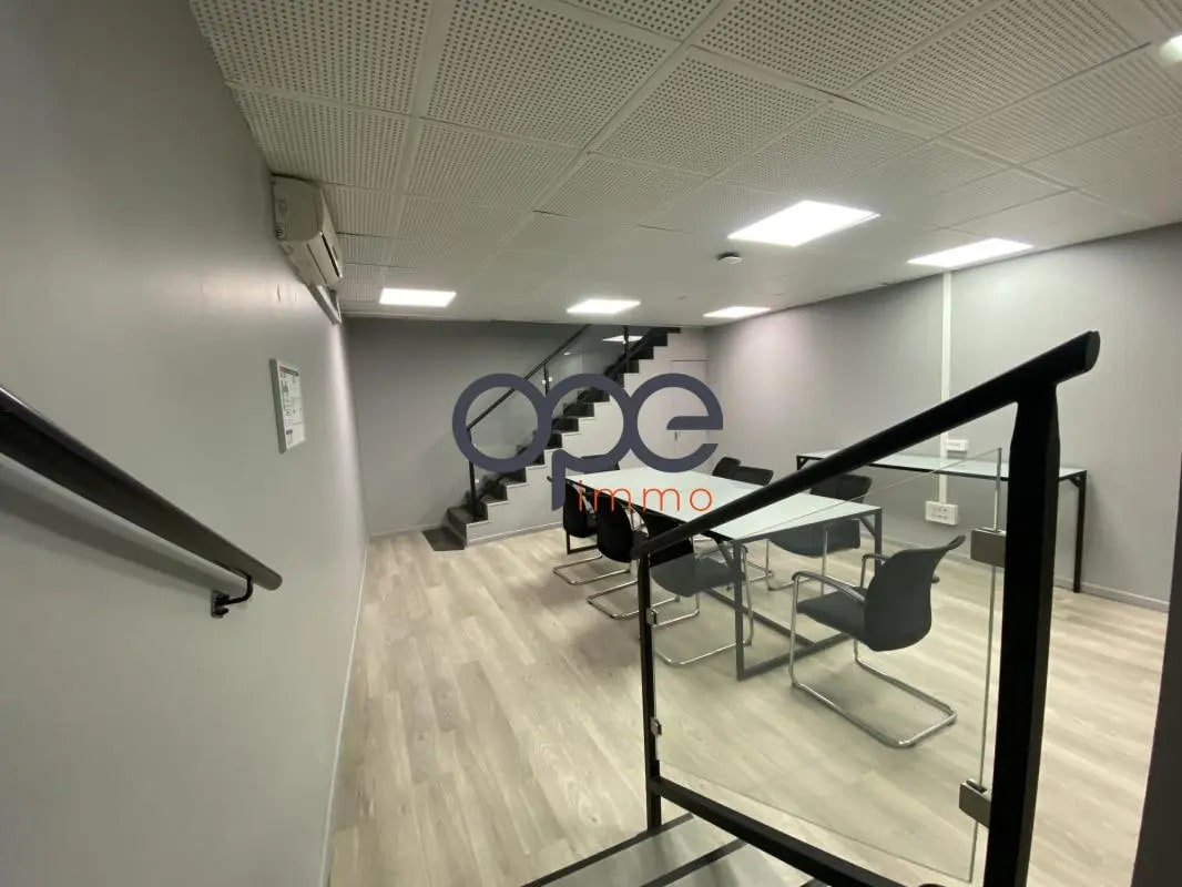 Retail in Aubervilliers for sale Interior Photo- Image 1 of 5
