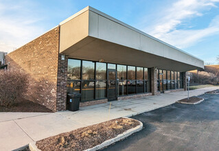 815-829 Campus Dr, Joliet, IL for rent Building Photo- Image 1 of 7