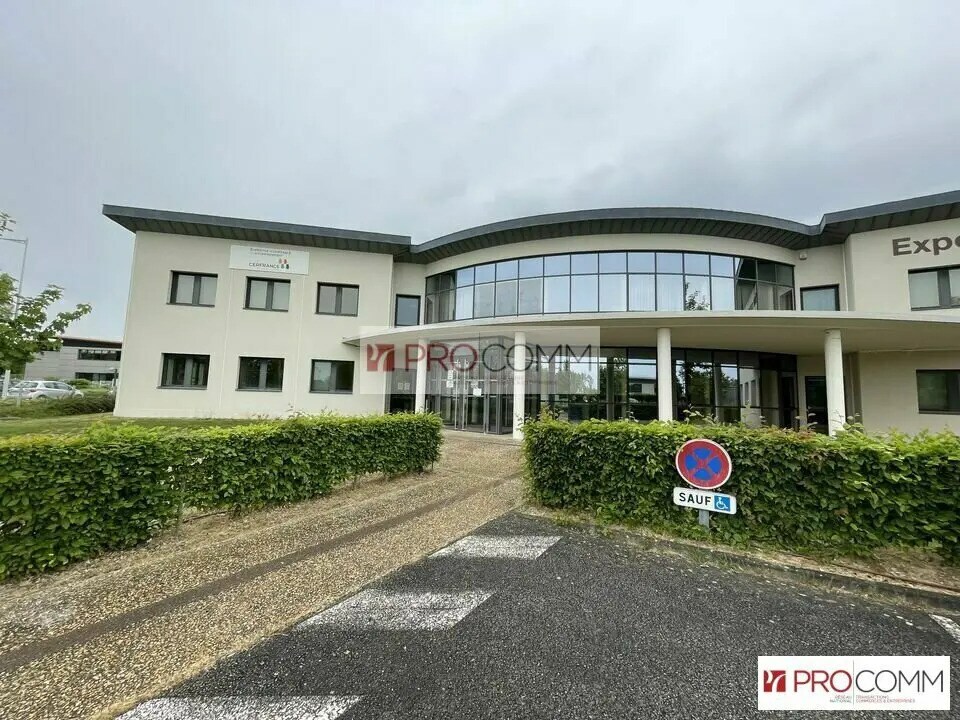 Office in Chartres to rent Building Photo- Image 1 of 11