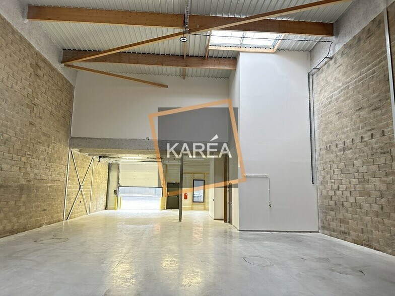 Light Industrial in Coupvray to rent - Interior Photo - Image 2 of 5