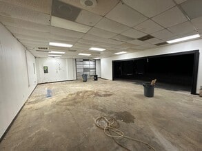 6047 Executive Center Dr, Memphis, TN to rent Building Photo- Image 2 of 2