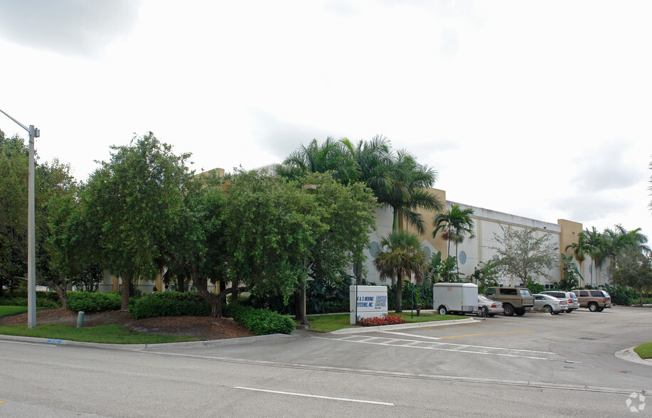 1251 Sawgrass Corporate Pky, Sunrise, FL for sale - Building Photo - Image 3 of 14