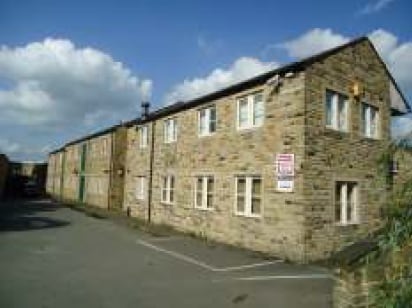 Wakefield Rd, Huddersfield to rent Primary Photo- Image 1 of 4