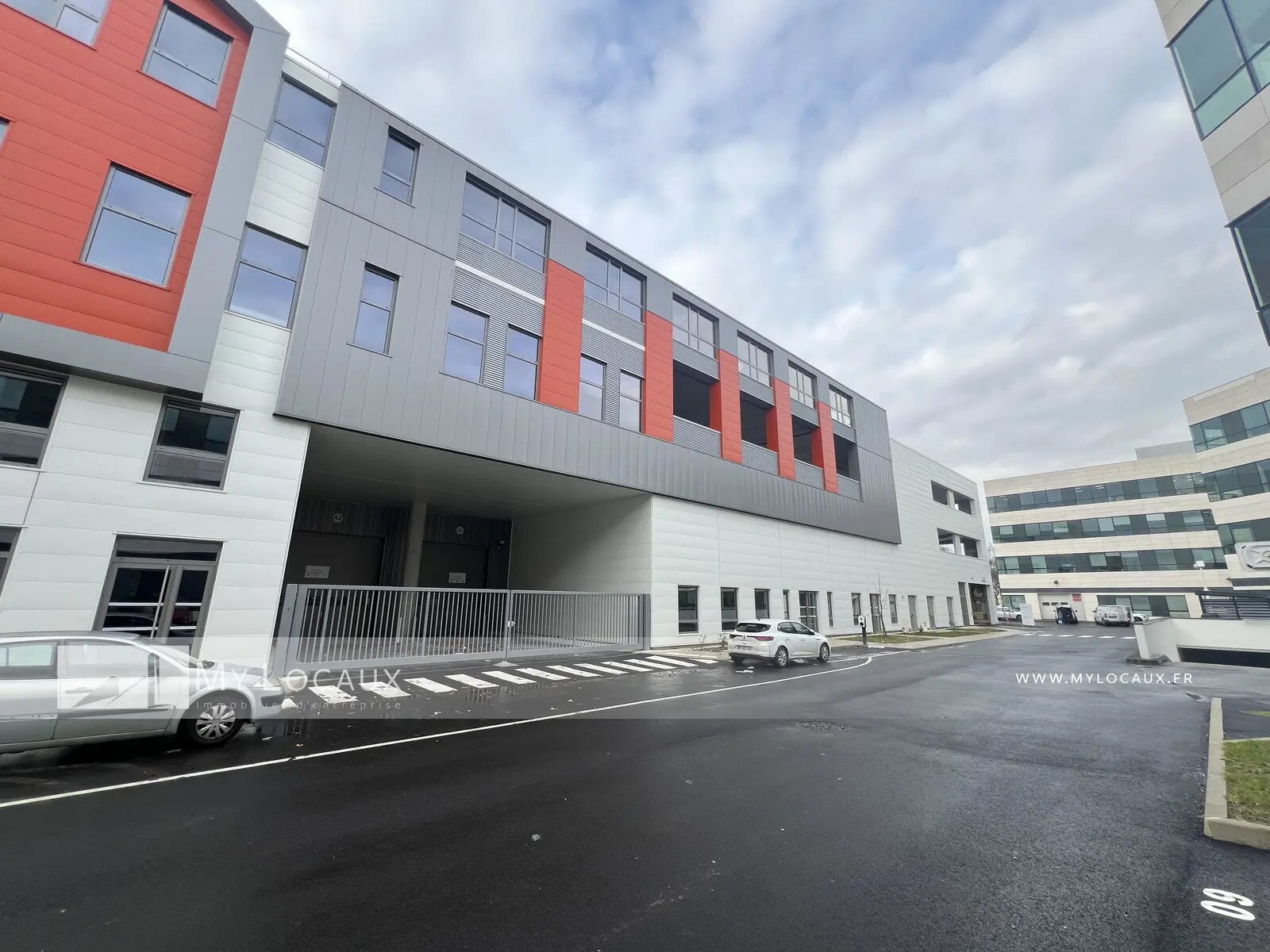 Light Industrial in Nanterre to rent Building Photo- Image 1 of 7