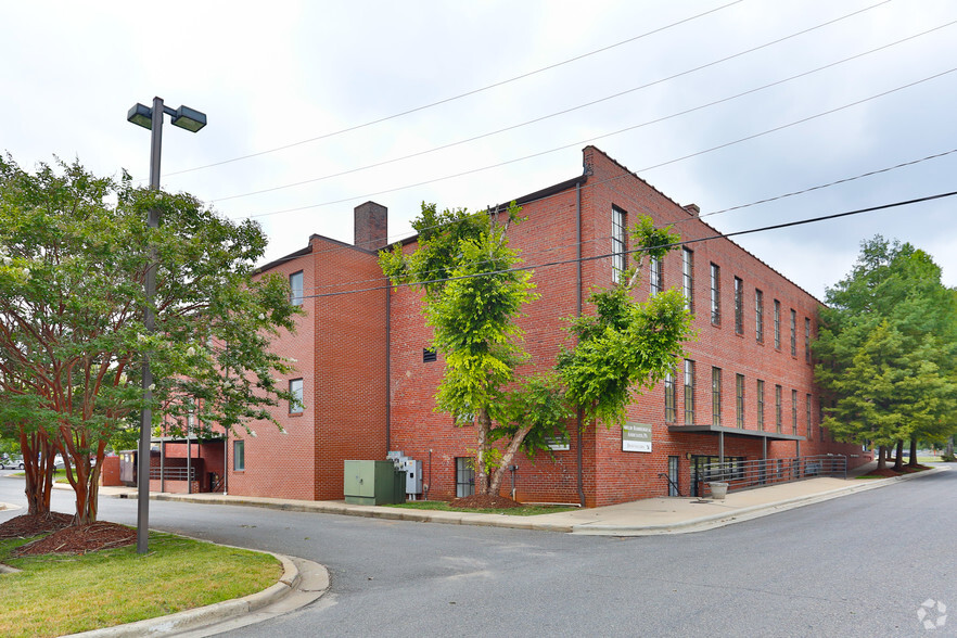 222 N Lafayette St, Shelby, NC for rent - Building Photo - Image 2 of 6