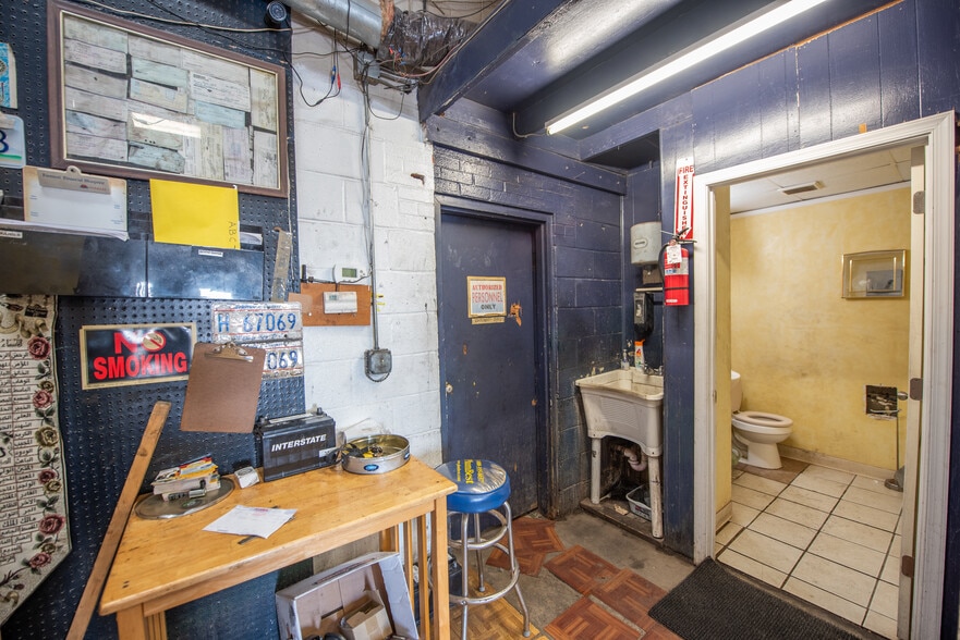 2838 Bladensburg Rd NE, Washington, DC to rent - Interior Photo - Image 2 of 24