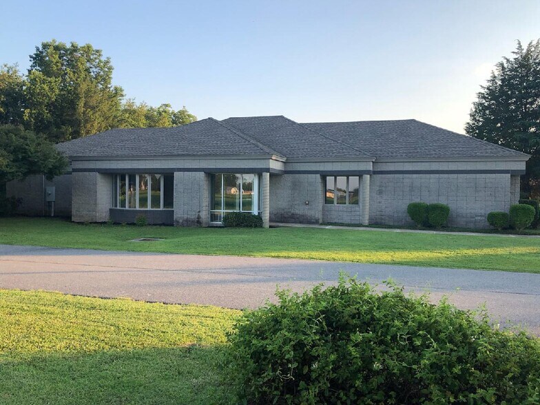 9506 Hospital Ave, Nassawadox 23413 UK