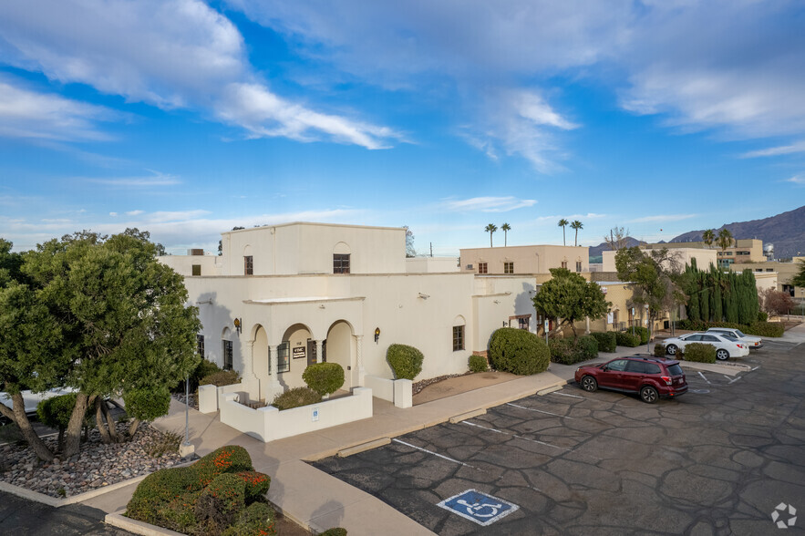 5300 E Erickson Dr, Tucson, AZ for rent - Building Photo - Image 1 of 7