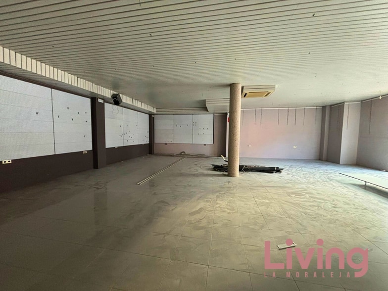 Retail in Alcalá de Henares, Madrid to rent - Interior Photo - Image 3 of 4