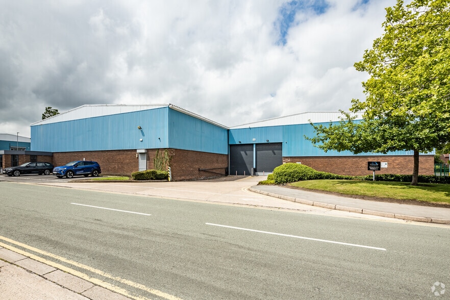 Shadowmoss Rd, Manchester to rent - Building Photo - Image 2 of 3