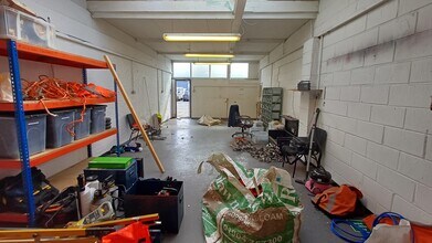 Paycocke Rd, Basildon to rent Interior Photo- Image 1 of 2