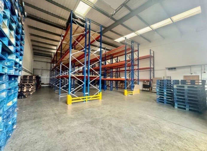 Butterfield Green Rd, Luton, BDF LU2 8DD - Unit 4D -  - Interior Photo - Image 1 of 3