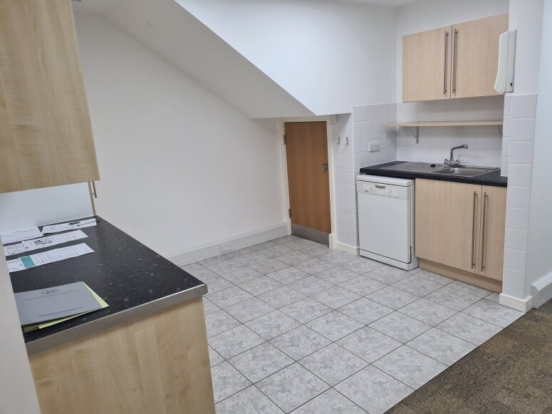 2-5 Faraday Rd, Guildford to rent - Interior Photo - Image 3 of 3