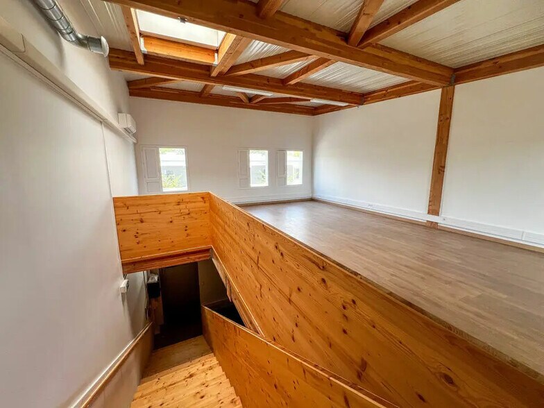 Light Industrial in Avignon to rent - Interior Photo - Image 2 of 5