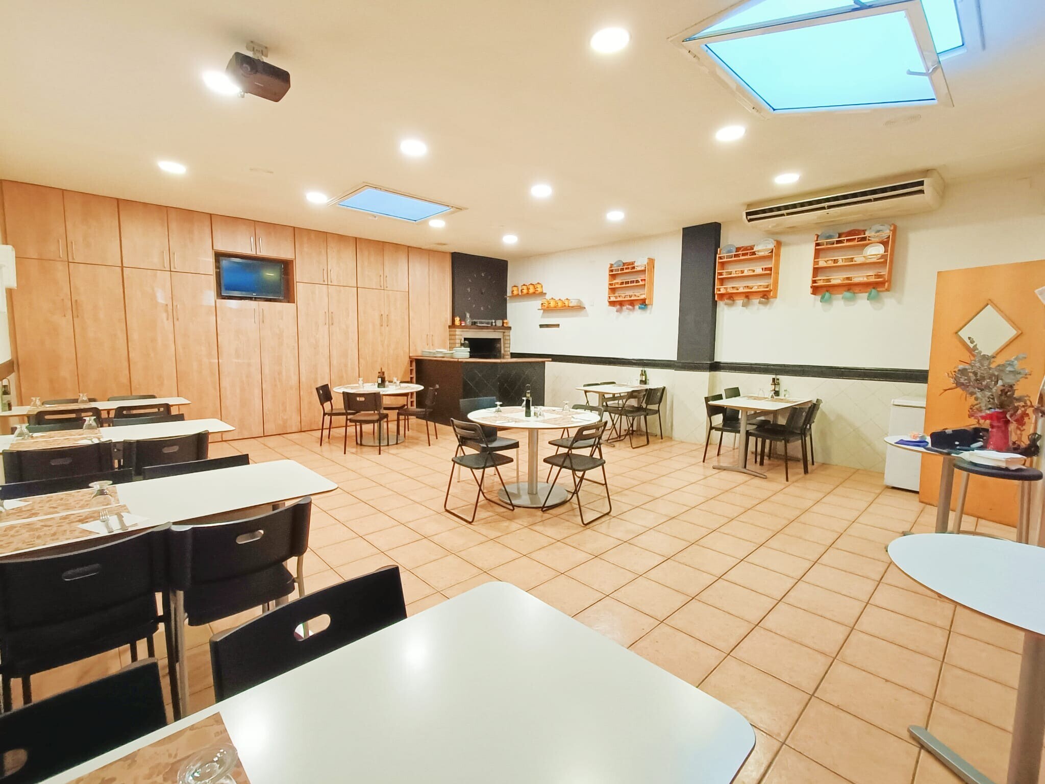 Retail in Sabadell, Barcelona to rent Primary Photo- Image 1 of 3