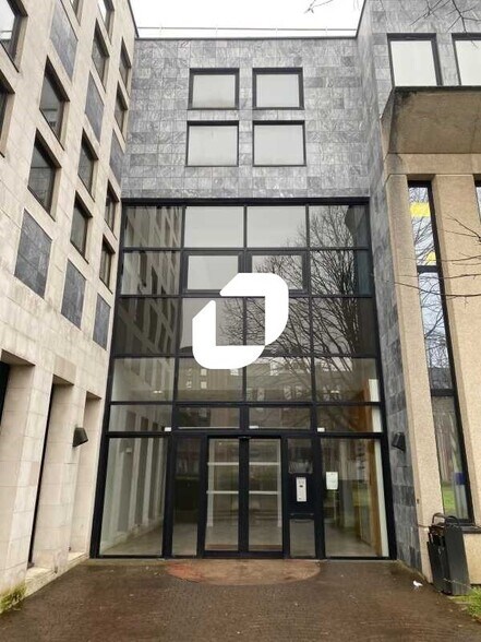 Office in Gennevilliers to rent - Building Photo - Image 1 of 10