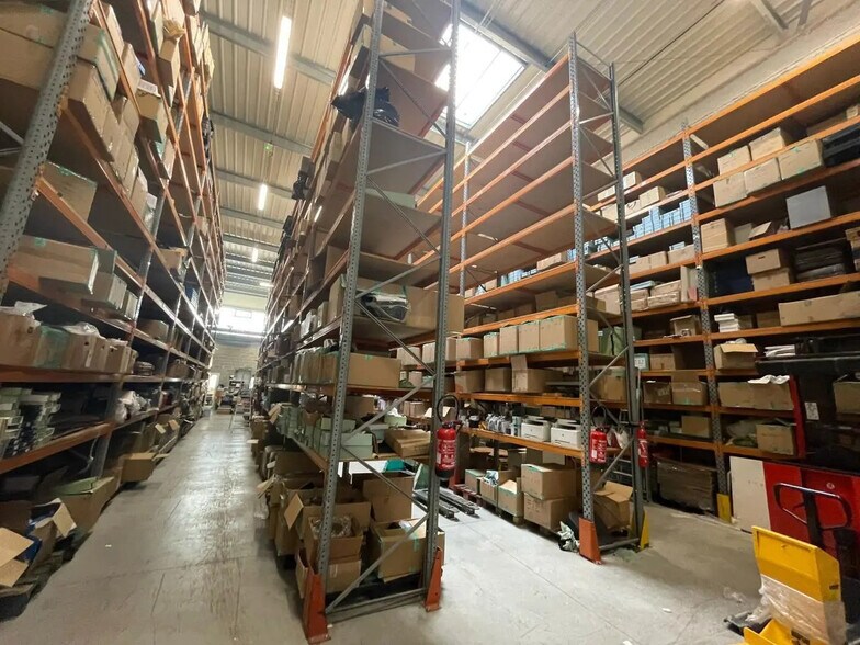 Light Industrial in Le Blanc-Mesnil to rent - Building Photo - Image 3 of 7