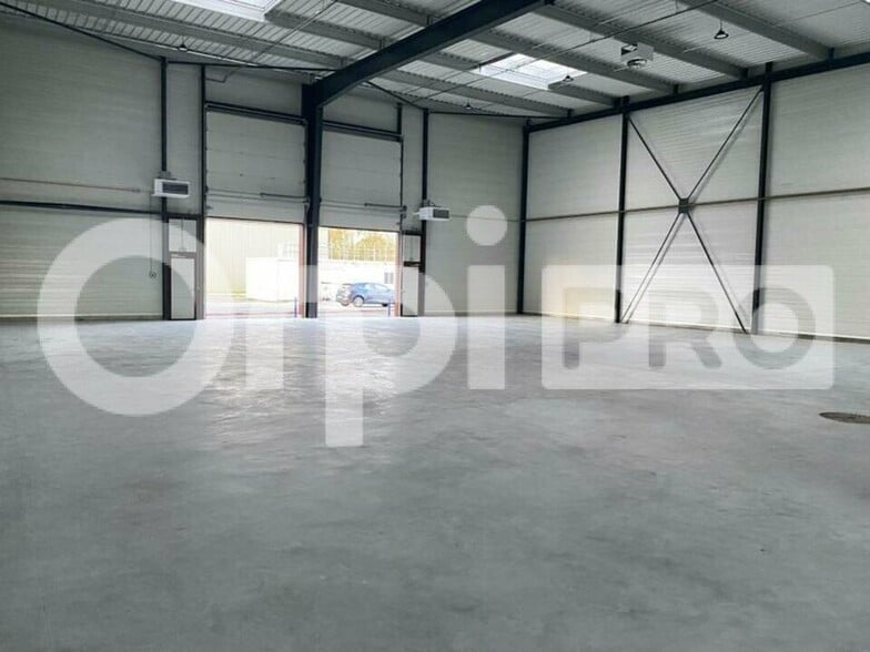 Light Industrial in Villebon Sur Yvette for sale - Interior Photo - Image 2 of 5
