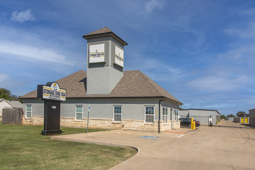 1908 Farm to Market Rd, Crowley, TX for rent - Building Photo - Image 1 of 6