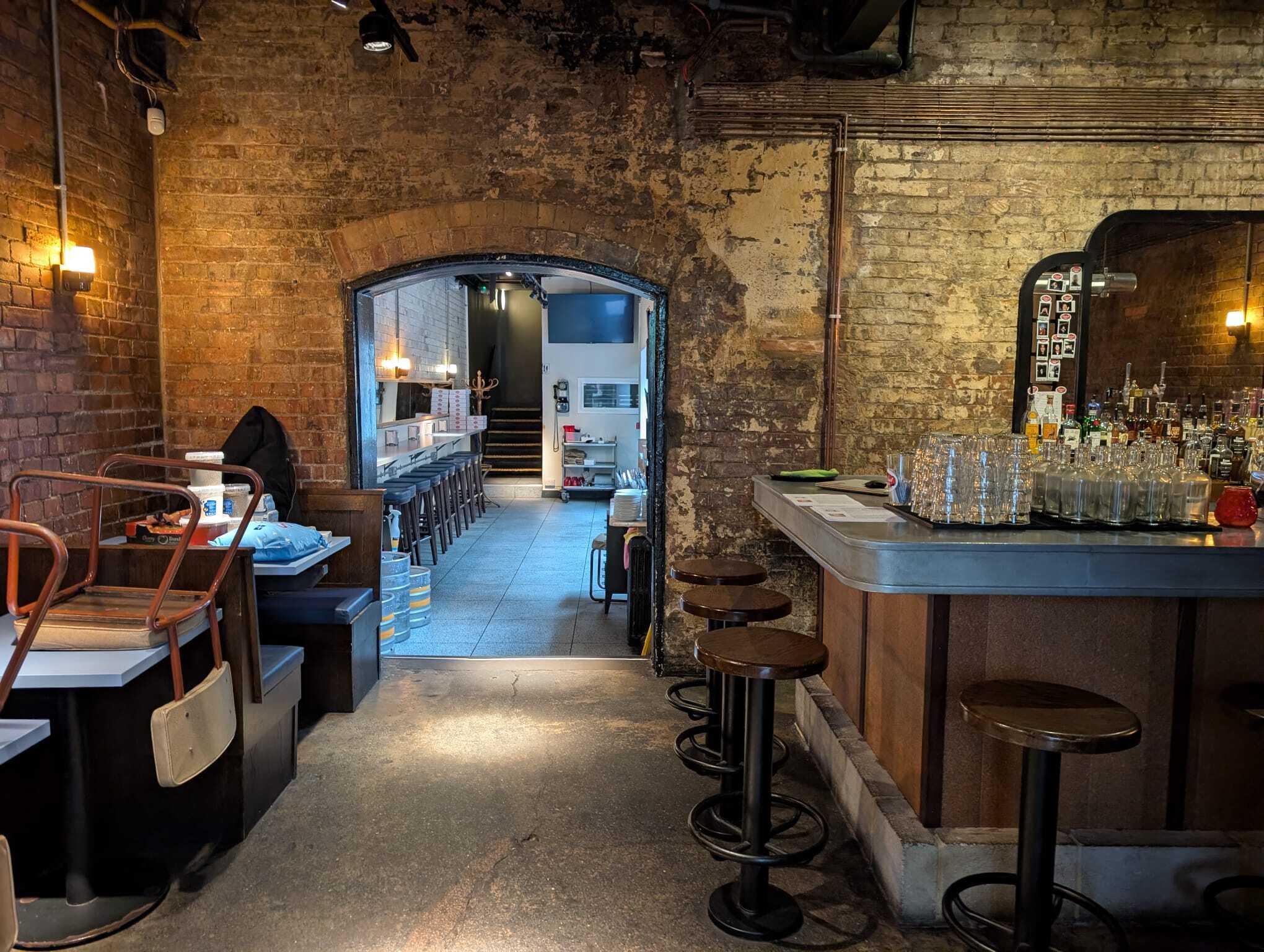 137 Upper St, London to rent Primary Photo- Image 1 of 13