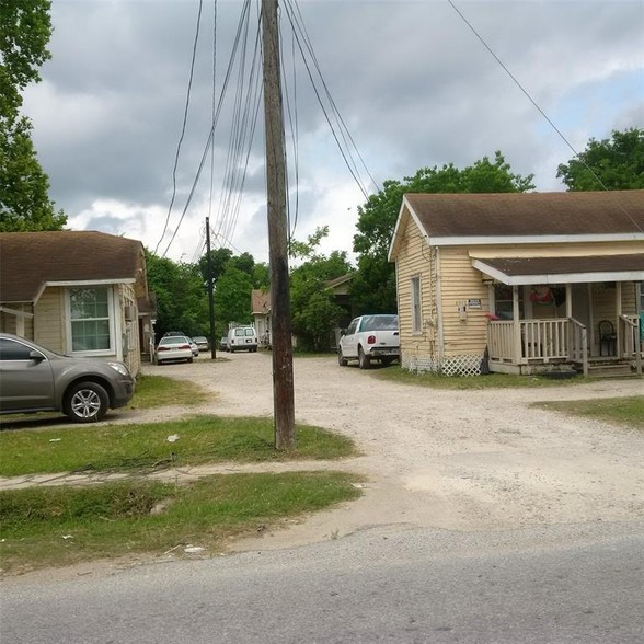 4011-4017 Robertson St, Houston, TX for sale - Primary Photo - Image 1 of 1