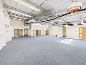 Llyndir Ln, Wrexham to rent Building Photo- Image 2 of 3