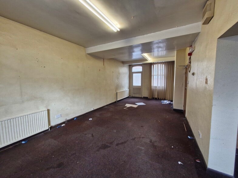 Waverley Rd, Sheffield to rent - Building Photo - Image 2 of 6