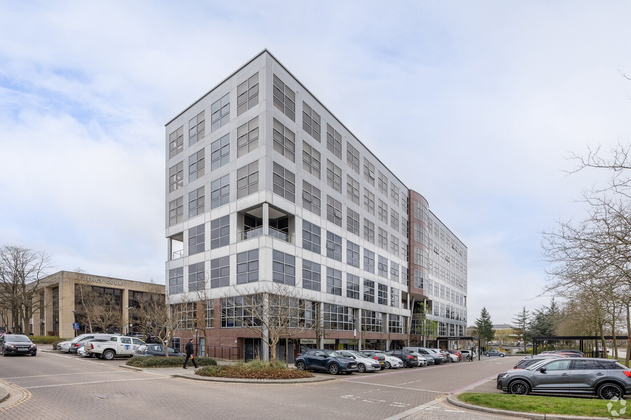 302-340 Silbury Blvd, Milton Keynes for sale Primary Photo- Image 1 of 1