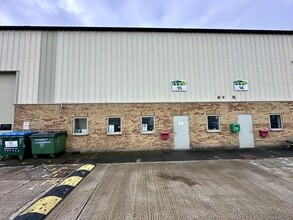 16 Menmarsh Rd, Worminghall to rent Building Photo- Image 2 of 6