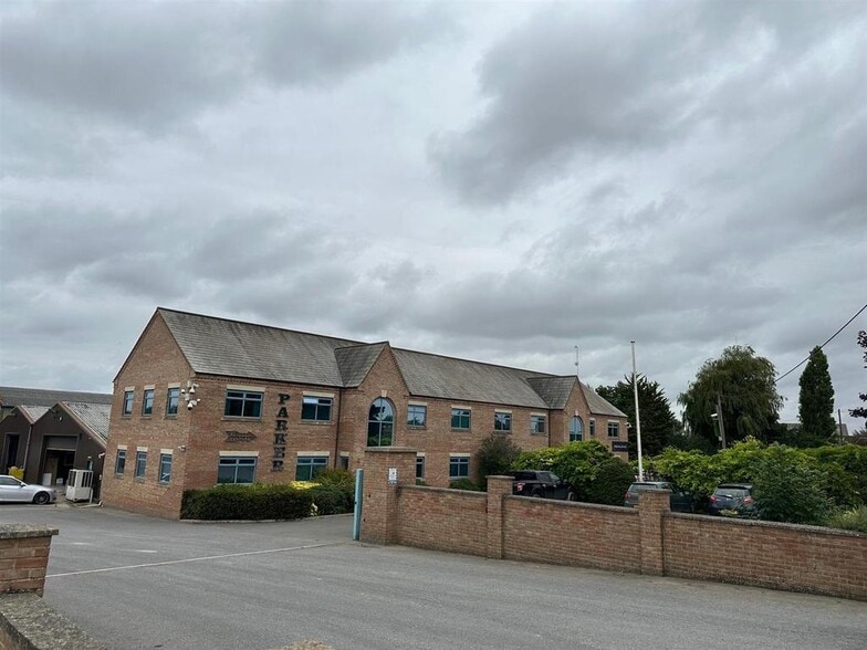 Tate Business Park portfolio of 3 properties for sale on LoopNet.co.uk - Building Photo - Image 2 of 20