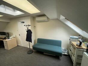 19 Station Rd, Chinnor to rent Interior Photo- Image 2 of 3