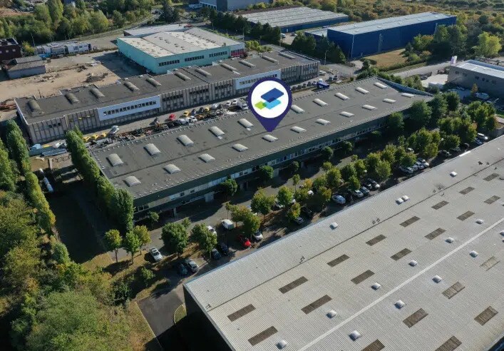 Industrial in Coignières to rent Building Photo- Image 1 of 4