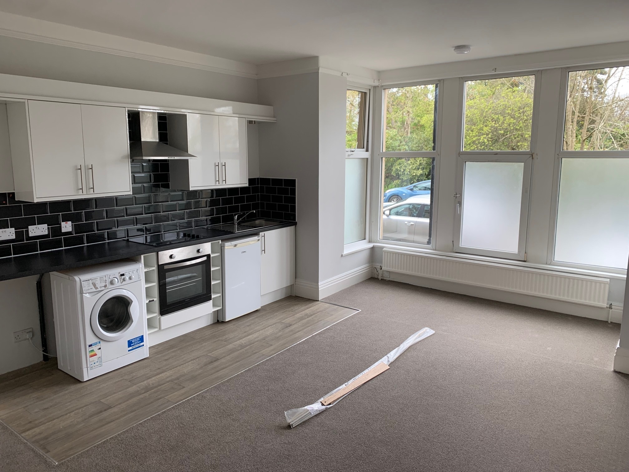 25 Harlow Moor Drive, Harrogate to rent Interior Photo- Image 1 of 5
