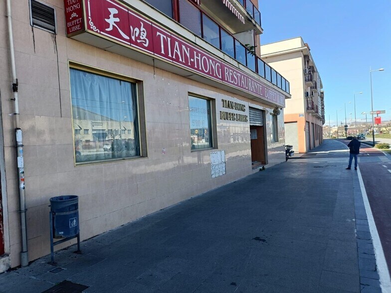 Retail in Albolote, Granada to rent - Building Photo - Image 2 of 16