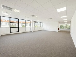 Office / Retail in Lyon to rent Interior Photo- Image 1 of 10