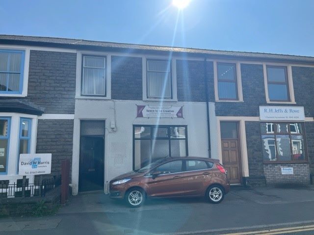 26 Gelliwastad Rd, Pontypridd for sale Primary Photo- Image 1 of 1