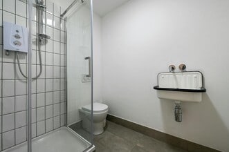 1 Darnley Rd, London to rent Interior Photo- Image 1 of 4