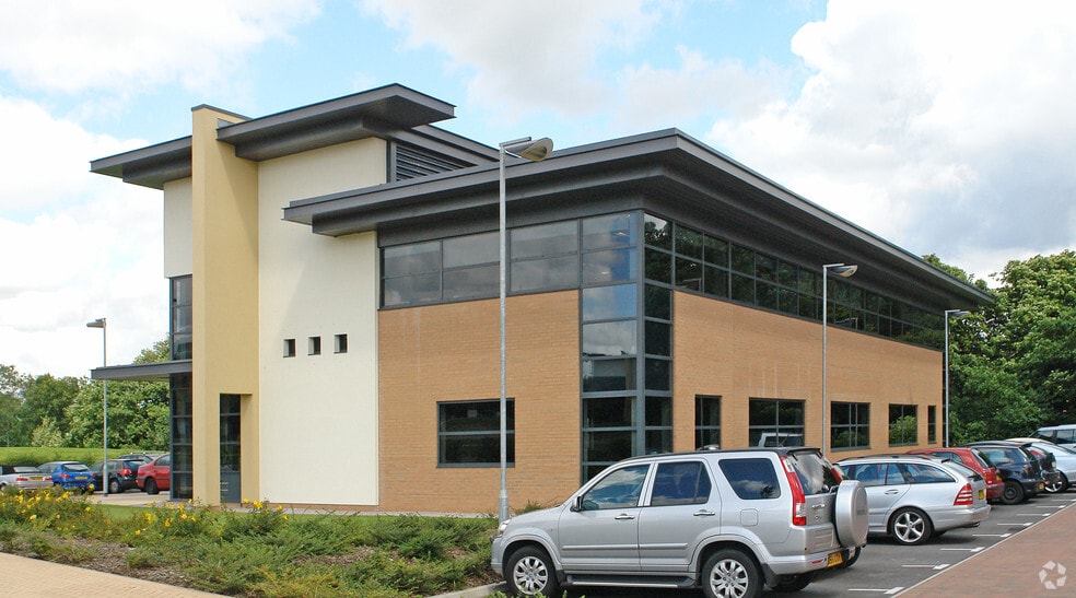 1 Oakwater Av, Cheadle to rent - Building Photo - Image 3 of 3